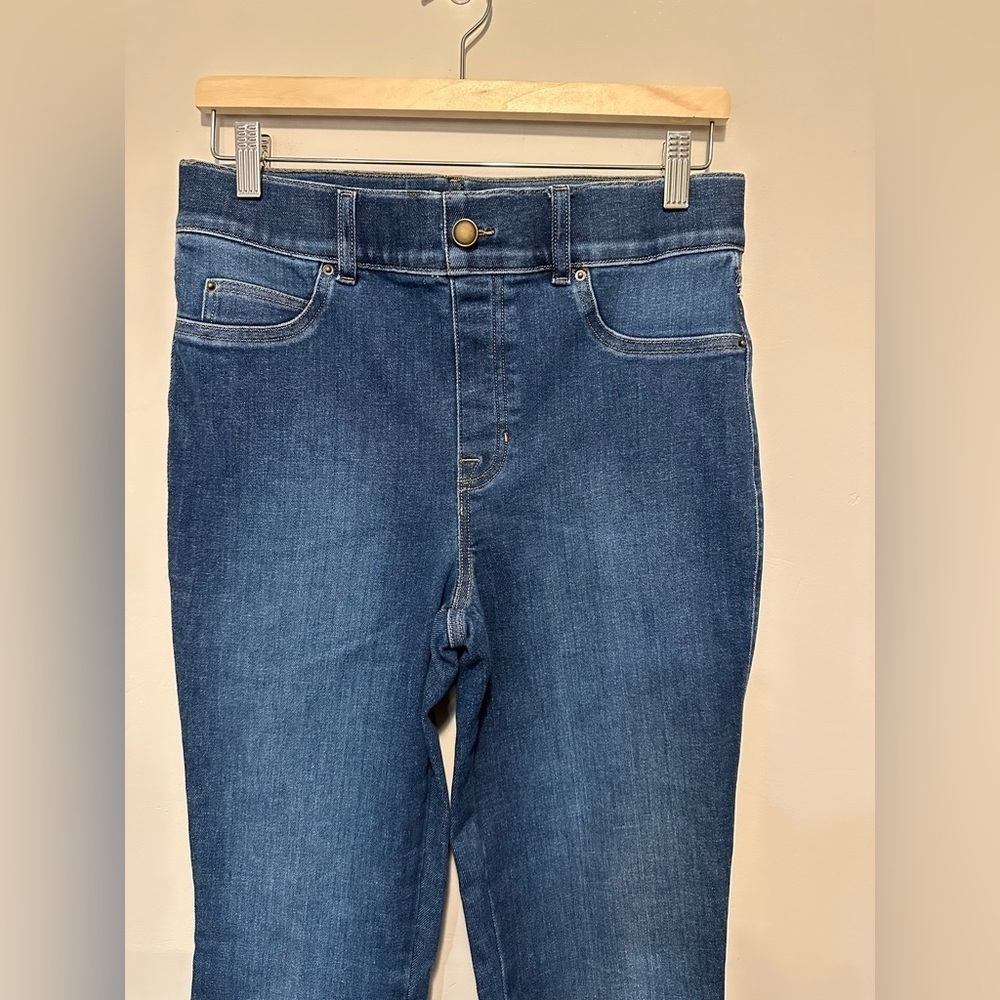 SPANXshape EveryWear Flare Jeans Size M - Picture 5 of 16